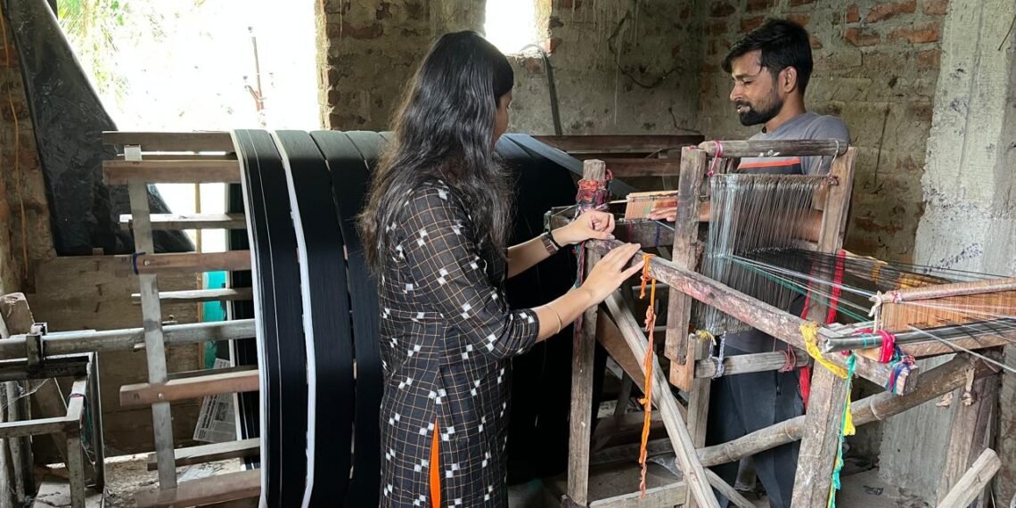 Bandha tie dye yarn preparation Ikat weaving Maniabandha